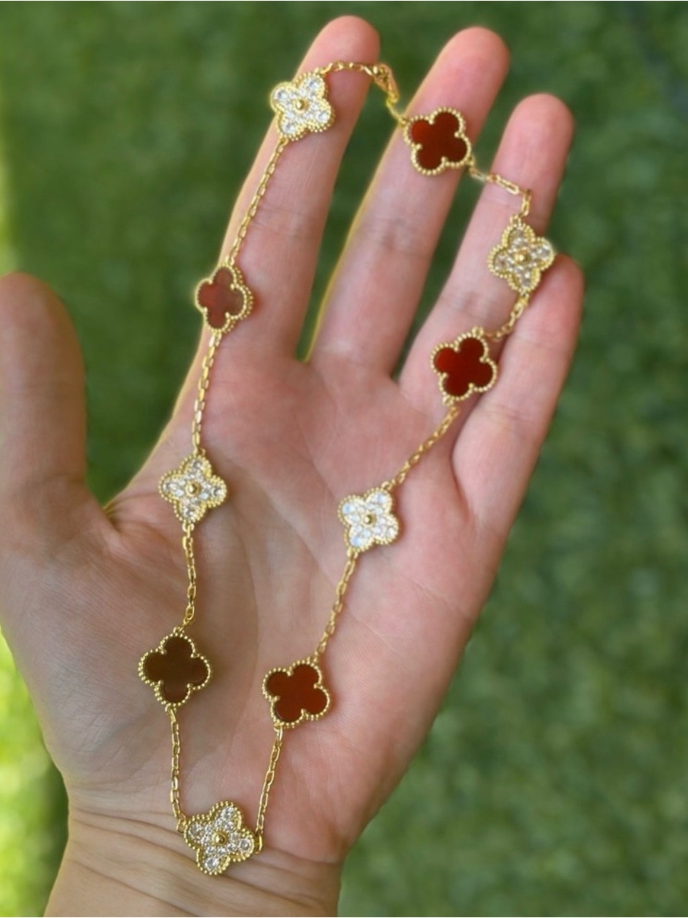 Red and Gold Clover Necklace 18k gold plated - Picture 2 of 3